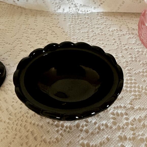 Mosser Glass Ebony Bunny Sitting on Nest of Easter Eggs 4" - Picture 3 of 4